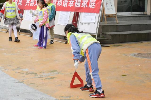 儿童友好 | 我们都是“小小交通警”！