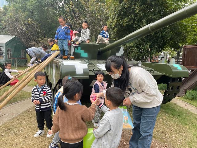 紫荆幼：不跟陌生人走—小班年级组防拐骗活动