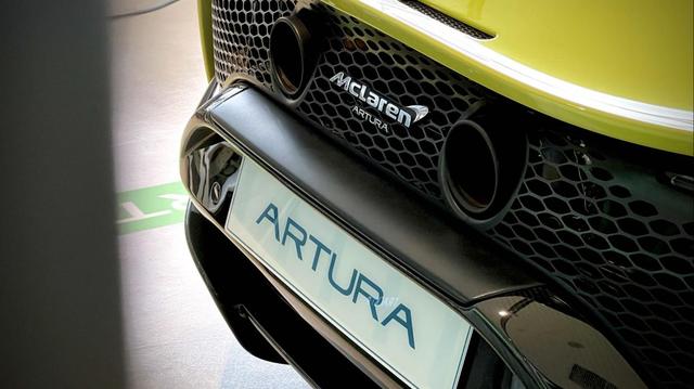 迈凯伦新车选择了V6+混动，究竟是进化还是退化？