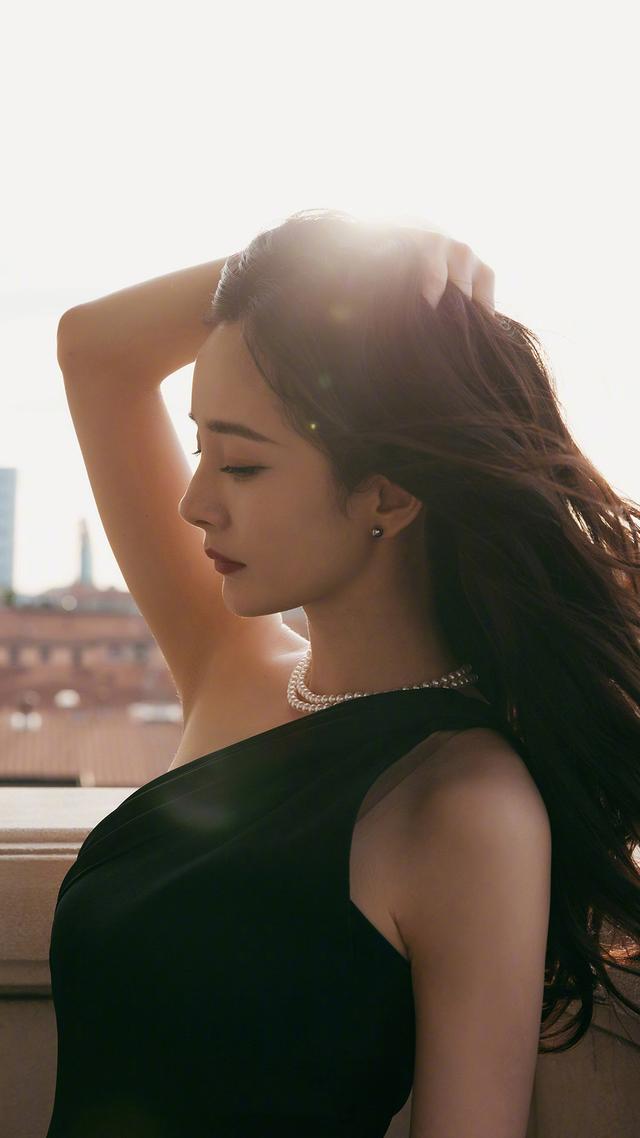 关晓彤微博头像美少女战士(宋亚轩换关晓彤头像)