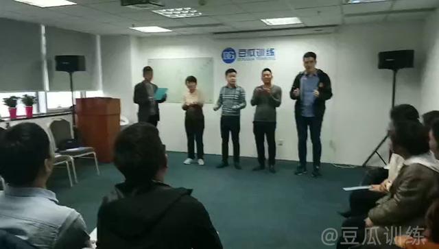演讲主持人开场白台词范文(演讲比赛主持人开场白台词大全)