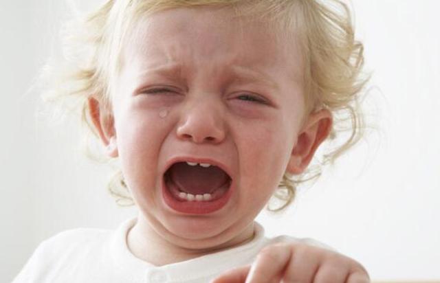 三岁孩子被100度开水烫着，妈妈用1小时4步处理，医生：做得好