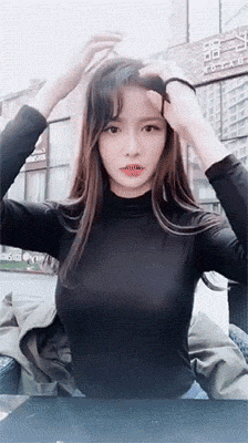 内涵美女动图：对扎马尾的女孩子怎么抵抗？