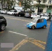 爆笑的动态图图片：这就是套路，女生都学着点！