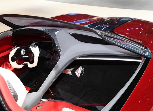 很多车企都意识到要做纯电动跑车，名爵推出Cyberster，快人一步