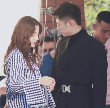 迪丽热巴男朋友是不是黄景瑜_黄景瑜迪丽热巴吻戏细节