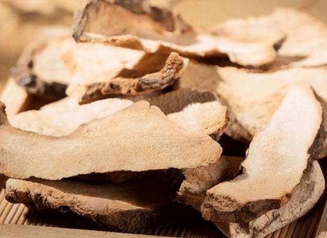 胃不好？常用4样食物泡水喝，或有助修复胃黏膜，提高胃功能