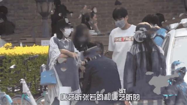 唐艺昕孕肚:唐艺昕挺巨肚野餐，张若昀贴身陪同全程紧盯，手摸孕肚满脸宠溺
