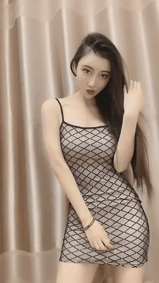 美女内涵动态图片：美女，又来撩人了啊！
