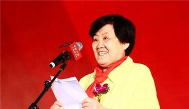 博古简历:博古牺牲后，次女由后妈抚养，长大从事医学研究，丈夫官至副国级