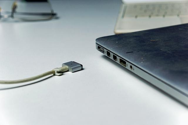 8P钉子户升级苹果Iphone13mini，真香，附好用配件推荐