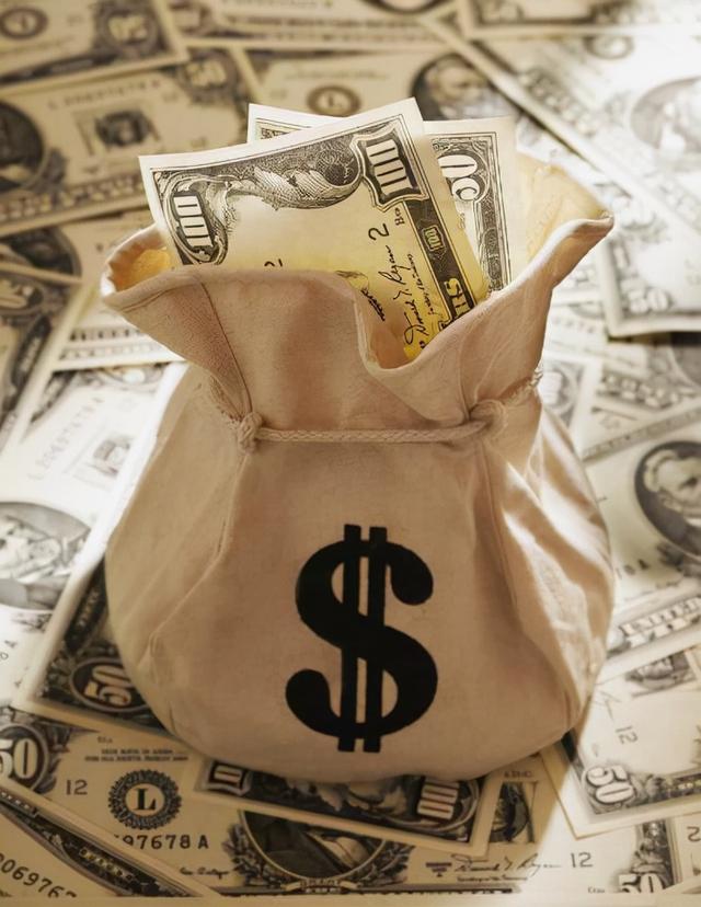 美联储终于不再嘴硬，加息板上钉钉，中国如何应对？