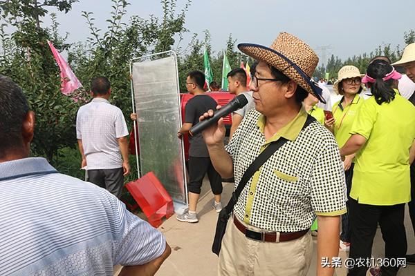 梨园摘果机械展
