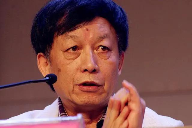 易中天工作室被注销引关注，你可能不知道他的身世如此显赫