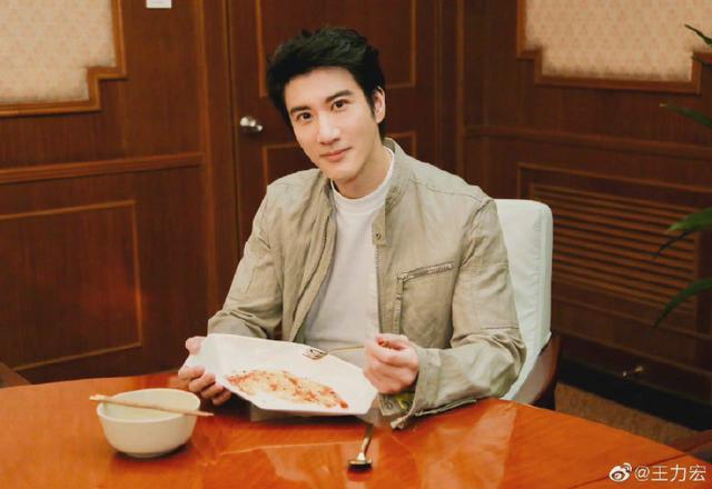 王力宏李云迪春晚:时隔8年刘谦再回应“找力宏”事件，风水轮流转真的好讽刺