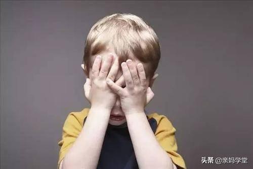 孩子哭泣是自我释放的过程，允许孩子哭，是为人父母最好的温柔