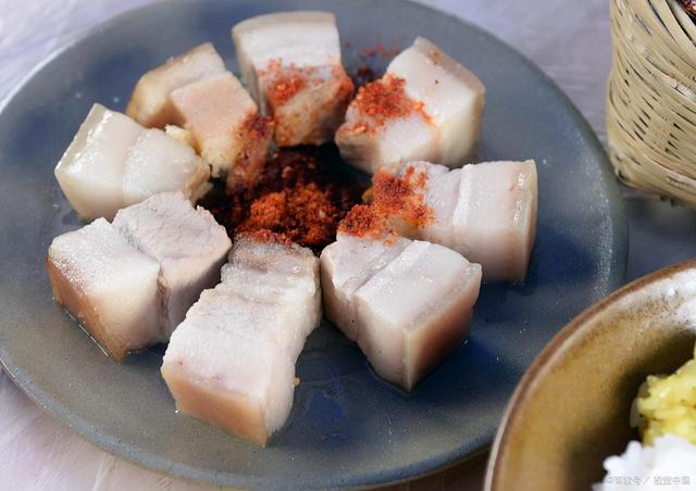 提醒中老年人群：五种不健康的食物，再喜欢吃也尽量少碰