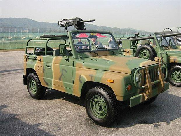 军用吉普车