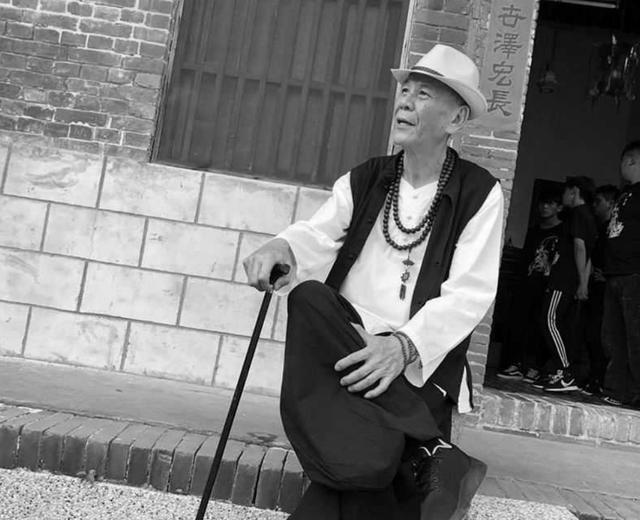 终年68岁！台湾资深男演员于酒店房内不幸去世，送院抢救画面曝光