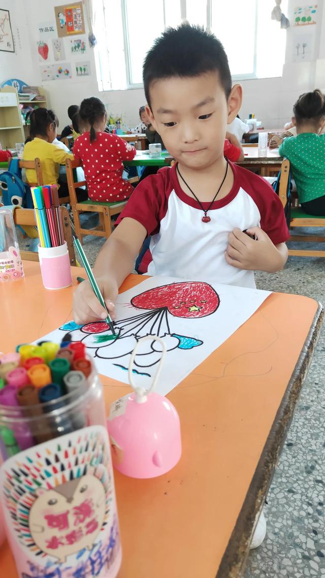 欢度国庆––魏庙镇房村幼儿园