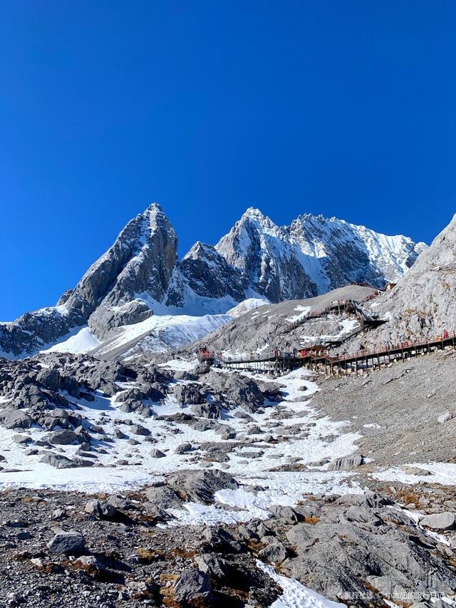 玉龙雪山海拔