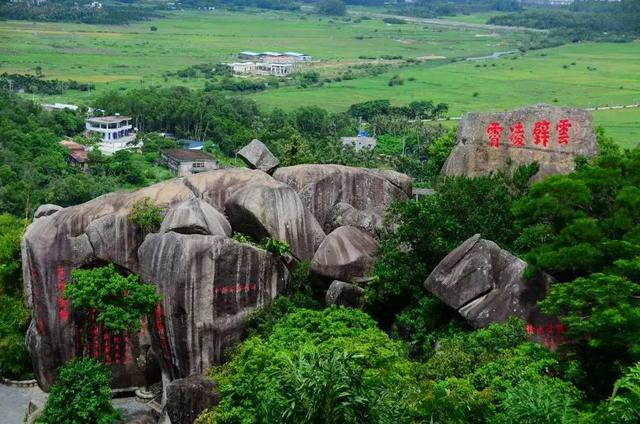 兴隆咖啡谷兴隆咖啡谷,海南五椰级乡村旅游点,坐落于山水之间,依偎在