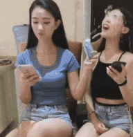 大胸美女的GIF动态图：解放双手！