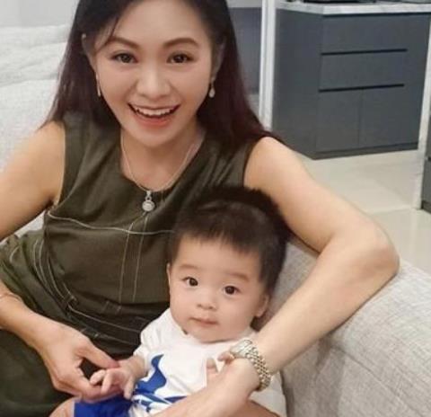 岁月有时特意眷顾一些人