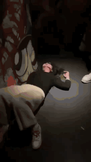 邪恶的动态图图片：妹子这是怎么了？！停不下来啊！