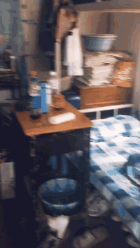 搞笑动态图：本来是很喜庆的场面，你一来搞笑就尴尬了