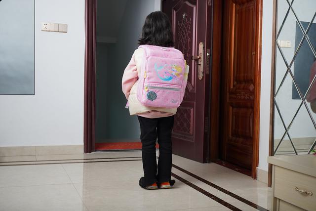 轻松背负，健康成长，给小外甥女的生日礼物——GMT for Kids小方包