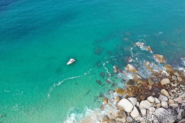 深圳竟还藏着一个“野沙滩”，开车直达，很少有人来，停车还免费