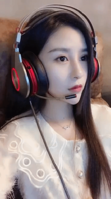邪恶美女的动图图片：让我这种没女朋友的怎么想！
