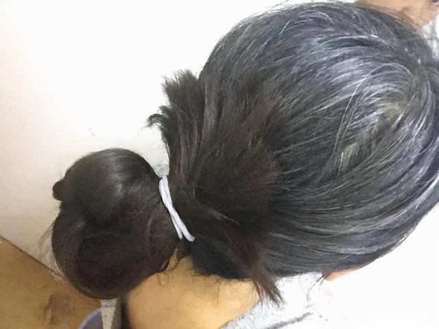 有白头发最好不要染，日常多吃这3种食物，或许可以让白发少些