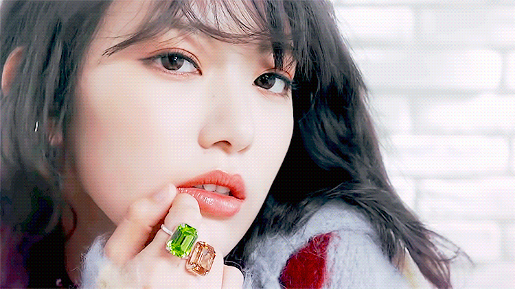 高清美女GIF大图：好美的sakura
