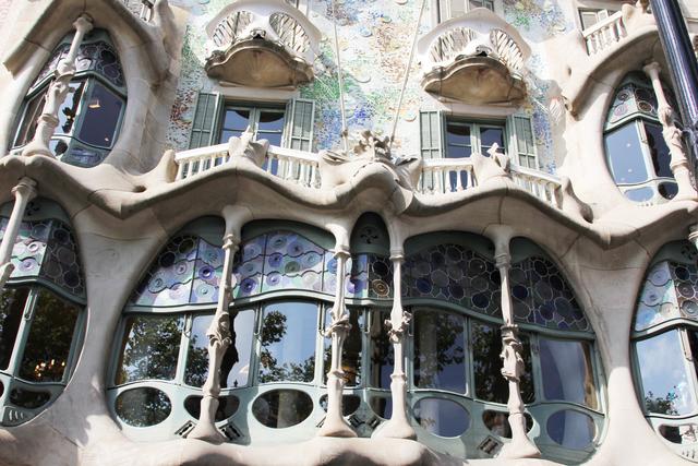 在巴塞隆納探尋安東尼 高迪的建築作品 Kks資訊網