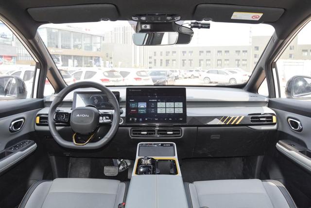 定位SUV，但酷似MPV，空间还超大，10.46万起售，AION  Y如何？