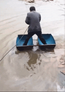 搞笑的GIF图片：这下怕是要废了