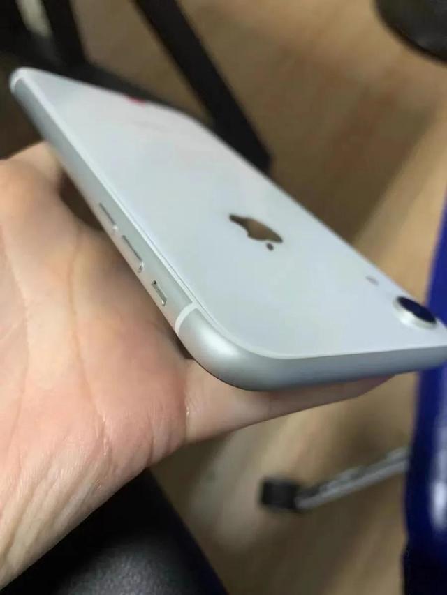 花2000多买了台苹果11，这比翻新机强多了