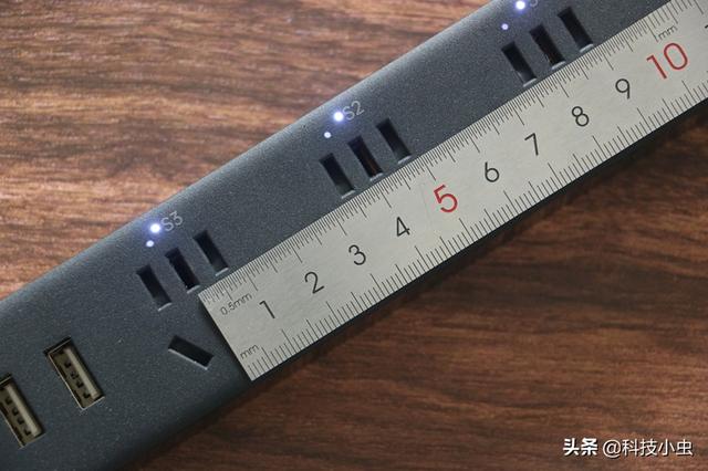 三位独立分控远程关机不伤电脑，全新向日葵智能USB插线板P2实测
