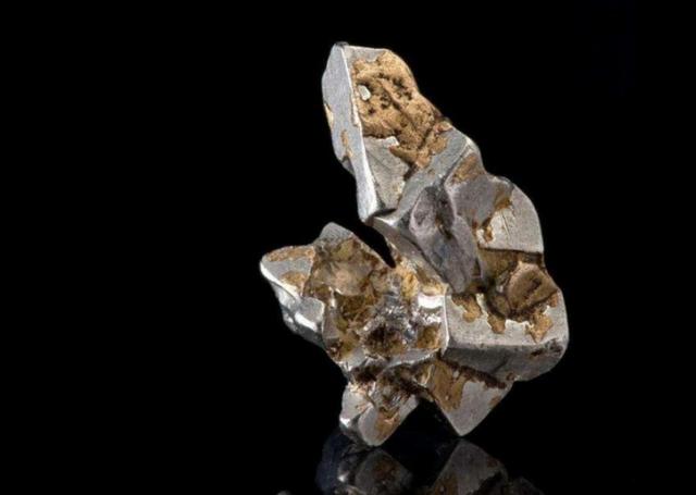 从“垃圾元素”到“爱情金属”，“铂”是怎么咸鱼翻身的？