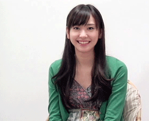 美女明星的GIF动图：新垣结衣这动作是什么意思呢？！