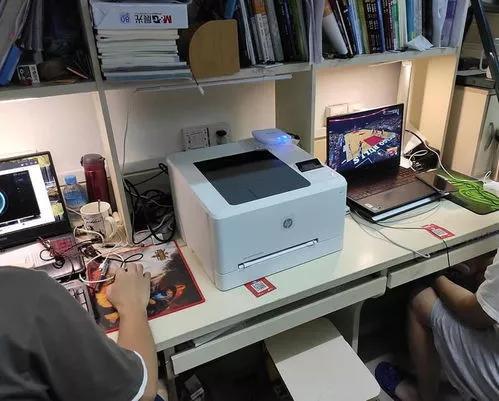 “牛人”艾贻明：高1.25米，19岁创业，22岁娶妻，34岁成亿万富豪