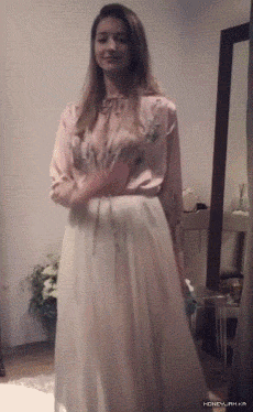 美女的内涵动态图：这小虎牙真好看