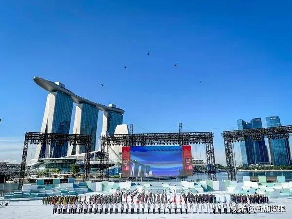 李顯龍發兩貼感慨國慶典禮；林俊傑風波後首度露面，爲新加坡慶生