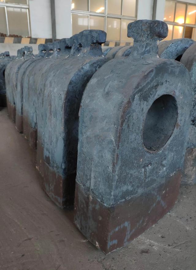 振动破碎机高铬锤头生产厂商