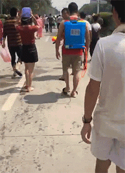 爆笑雷人的GIF动图：男生如何快速丧失吸引力