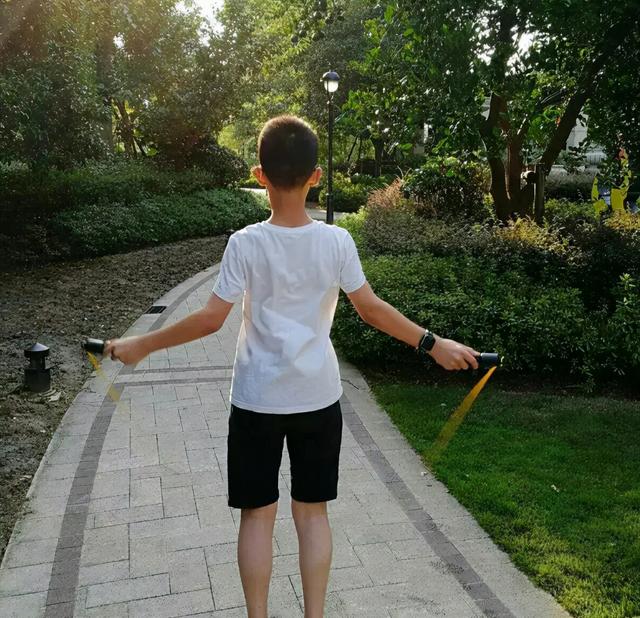 4岁男童积食便血，不爱吃饭，半年来，坚持一习惯，健脾消积