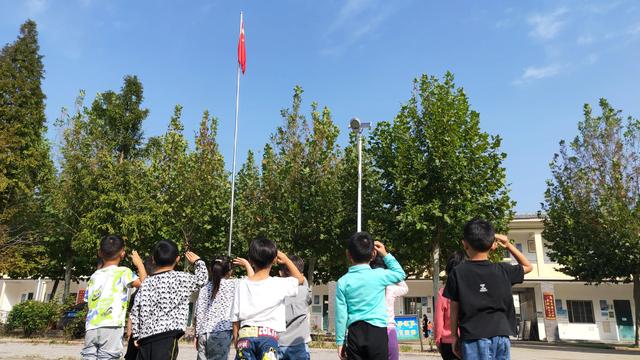 欢度国庆––魏庙镇房村幼儿园