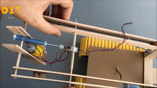 手工制作迷你版的破碎机